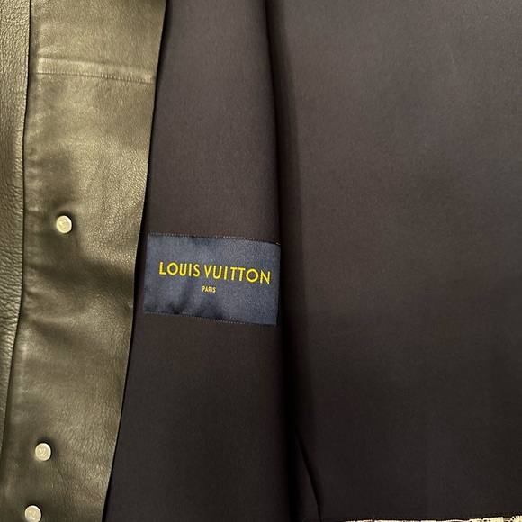 Louis Vuitton Mens Black Lambskin Leather Jacket Size 52. - Picture 9 of 15